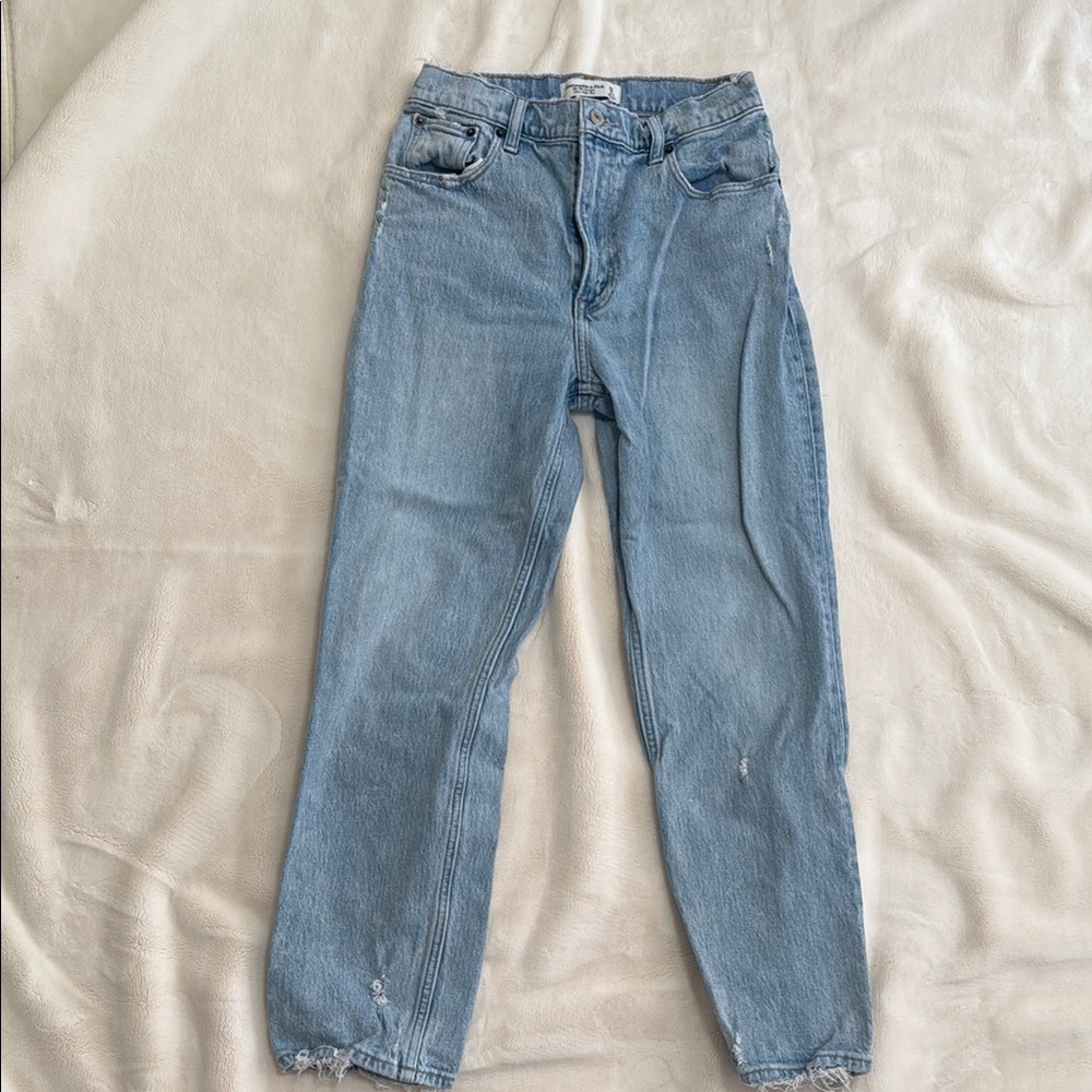 Abercrombie 90s Straight Ultra High Rise